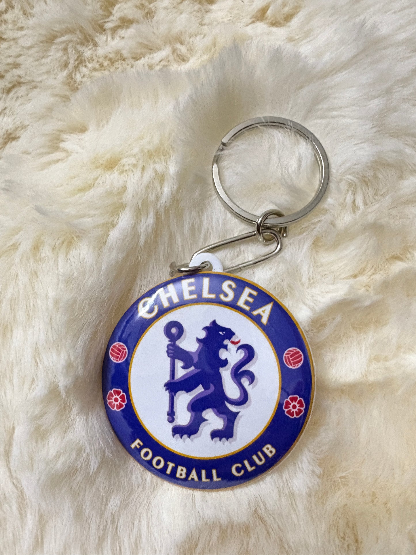 Chelsea FC Keychain – Classic Button (44mm)